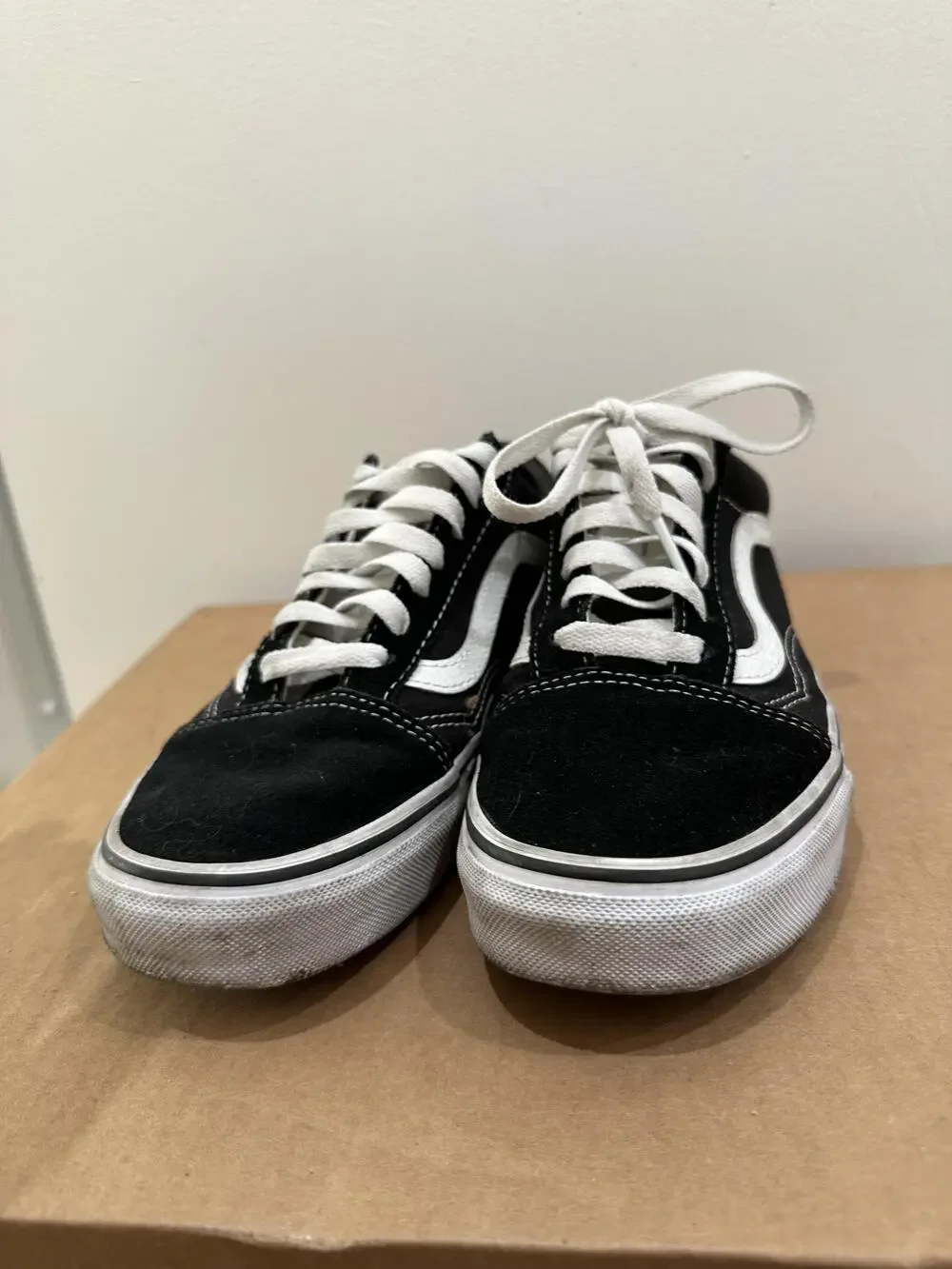 Vans Old Skool Shoes Mens Size 5.5 Black White Low Top Skate Sneakers Classic